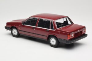 Volvo 740 GL Rdeč Minichamps 1:18 155171704 Kovina – slika 5 od 6