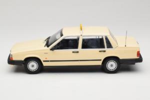 Volvo 740 GL Taxi Nemčija Minichamps 1:18 155171792 Kovina – slika 3 od 6