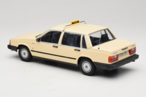 Volvo 740 GL Taxi Nemčija Minichamps 1:18 155171792 Kovina – slika 5 od 6