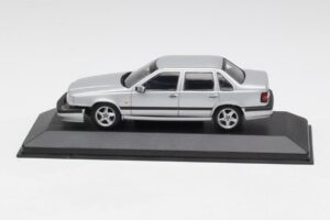 Volvo 850 Srebrn Minichamps 1:43 430171402 Kovina