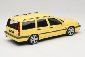 Volvo 850 T-5R Karavan Cream Yellow AUTOart 1:18 79506 Kovina – slika 3 od 8