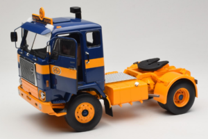 Volvo F88 Temno Modra Rumena MCG 1:18 MCG18140 Kovina – slika 2 od 8