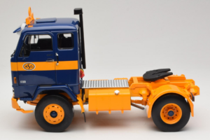 Volvo F88 Temno Modra Rumena MCG 1:18 MCG18140 Kovina – slika 4 od 8