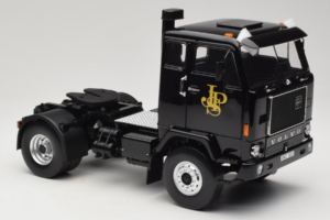 Volvo F88 John Player Special Black MCG 1:18 MCG18217 Kovina – slika 6 od 8