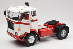Volvo F88 Bela Rdeča MCG 1:18 MCG18141 Kovina – slika 2 od 8