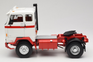 Volvo F88 Bela Rdeča MCG 1:18 MCG18141 Kovina – slika 4 od 8