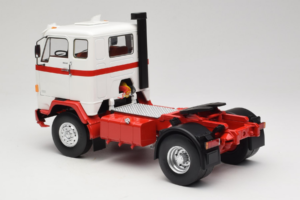 Volvo F88 Bela Rdeča MCG 1:18 MCG18141 Kovina – slika 7 od 8
