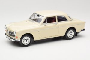 Volvo P121 Amazon Bela Revell 1:18 08866 Kovina