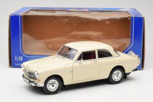 Volvo P121 Amazon Bela Revell 1:18 08866 Kovina – slika 8 od 8