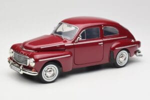 Volvo PV544 Cherry Red Revell 1:18 08887 Kovina