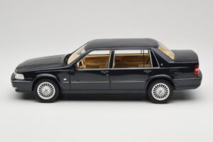 Volvo S90 Royal Blue DNA 1:18 DNA000088 Kovina – slika 3 od 6