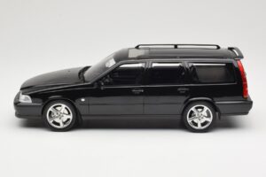 Volvo V70 R P80 Črn DNA 1:18 DNA000232 Kovina – slika 3 od 6