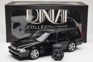 Volvo V70 R P80 Črn DNA 1:18 DNA000232 Kovina – slika 6 od 6