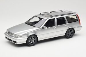 Volvo V70 R P80 Srebrna DNA 1:18 DNA000155 Kovina