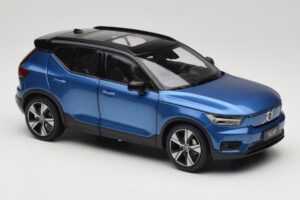 Volvo XC40 Recharge Modra Metalik Paudi Model 1:18 2562373 Kovina – slika 6 od 8