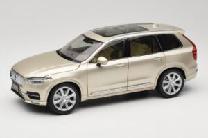 Volvo XC90 Luminous Sand Yellow Paudi Model 1:18 9430841 Kovina