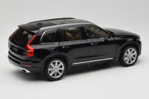 Volvo XC90 Onyx Black Paudi Model 1:18 9430842 Kovina – slika 3 od 8