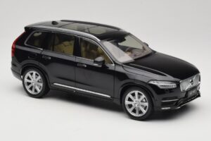 Volvo XC90 Onyx Black Paudi Model 1:18 9430842 Kovina – slika 6 od 8