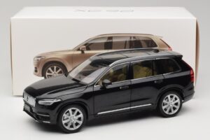 Volvo XC90 Onyx Black Paudi Model 1:18 9430842 Kovina – slika 8 od 8