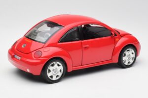 Volkswagen New Beetle Rdeč Bburago 1:18 8185108 Kovina – slika 3 od 8