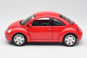 Volkswagen New Beetle Rdeč Bburago 1:18 8185108 Kovina – slika 4 od 8