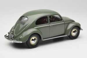 Volkswagen Beetle Beryl Zelen Minichamps 1:18 107054000 Smola – slika 2 od 6