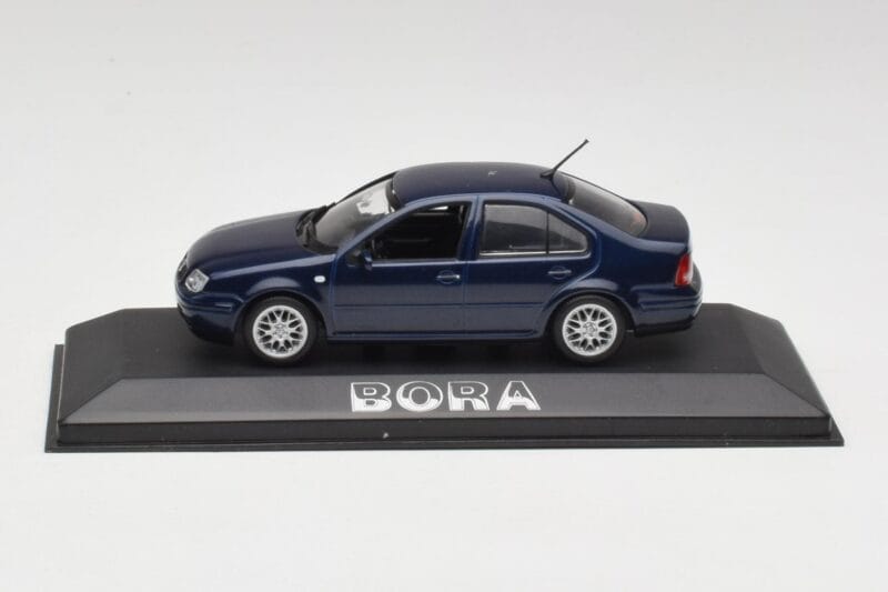 Volkswagen Bora Ocean Moder Minichamps 1:43 8198223B Kovina