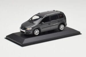Volkswagen Cross Touran Platinum Siv Minichamps 1:43 400056170 Kovina – slika 2 od 4
