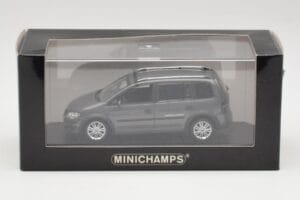 Volkswagen Cross Touran Platinum Siv Minichamps 1:43 400056170 Kovina – slika 4 od 4