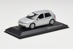 Volkswagen Golf Mk4 Reflex Srebrna Minichamps 1:43 4527111022 Kovina – slika 2 od 4