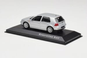 Volkswagen Golf Mk4 Reflex Srebrna Minichamps 1:43 4527111022 Kovina – slika 3 od 4