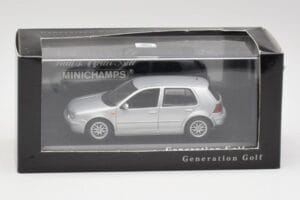 Volkswagen Golf Mk4 Reflex Srebrna Minichamps 1:43 4527111022 Kovina – slika 4 od 4