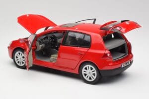 Volkswagen Golf Mk5 4-Door Tornado Rdeč Bburago 1:18 GOLF001 Kovina – slika 5 od 8