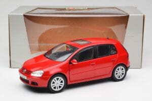 Volkswagen Golf Mk5 4-Door Tornado Rdeč Bburago 1:18 GOLF001 Kovina – slika 8 od 8