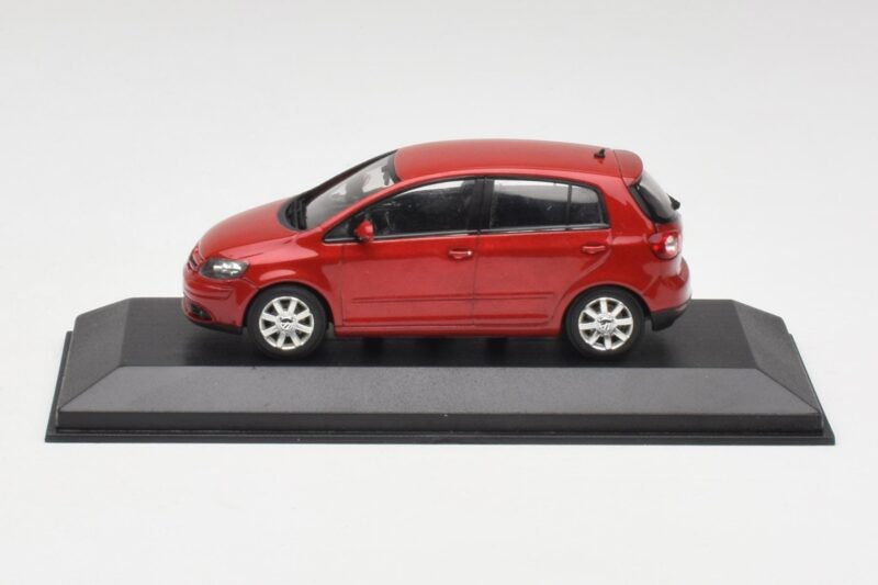 Volkswagen Golf Plus Tornado Rdeč Minichamps 1:43 821911110 Kovina