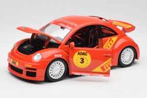 Volkswagen New Beetle Cup Bburago 1:18 3329 Kovina – slika 2 od 8