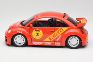 Volkswagen New Beetle Cup Bburago 1:18 3329 Kovina – slika 4 od 8
