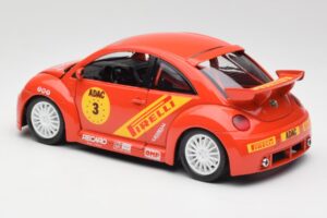 Volkswagen New Beetle Cup Bburago 1:18 3329 Kovina – slika 7 od 8