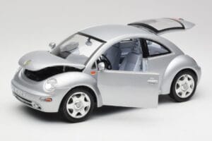 Volkswagen New Beetle Reflex Srebrna Metalik Bburago 1:18 3322 Kovina – slika 2 od 8