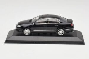 Volkswagen Passat B6 Sedan Shadow Modra Metallic Minichamps 1:43 PASSAT001 Kovina