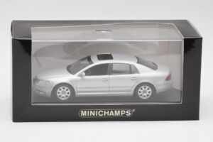 Volkswagen Phaeton Srebrn Minichamps 1:43 3D0099300A Kovina – slika 4 od 4