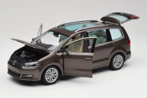 Volkswagen Sharan 7N Hrastovo Rjava Metalik Minichamps 1:18 110051001 Kovina – slika 2 od 8