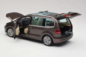 Volkswagen Sharan 7N Hrastovo Rjava Metalik Minichamps 1:18 110051001 Kovina – slika 5 od 8