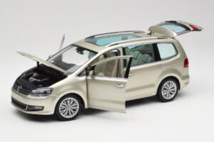 Volkswagen Sharan 7N Reflex Srebrna Metalik Minichamps 1:18 110051002 Kovina – slika 2 od 8