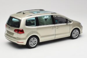 Volkswagen Sharan 7N Reflex Srebrna Metalik Minichamps 1:18 110051002 Kovina – slika 3 od 8