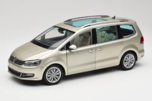 Volkswagen Sharan 7N Reflex Srebrna Metalik Minichamps 1:18 110051002 Kovina