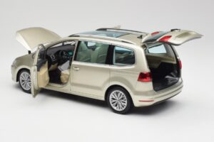 Volkswagen Sharan 7N Reflex Srebrna Metalik Minichamps 1:18 110051002 Kovina – slika 5 od 8