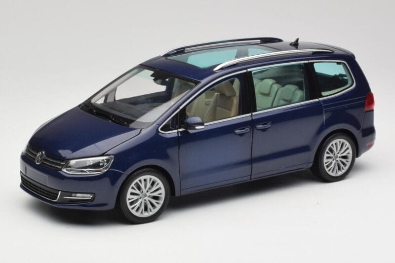 Volkswagen Sharan 7N Shadow Modra Metalik Minichamps 1:18 110051100 Kovina
