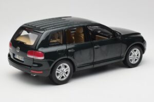 Volkswagen Touareg V10 TDI Canyon Green Bburago 1:18 34911-V1 Kovina – slika 3 od 8