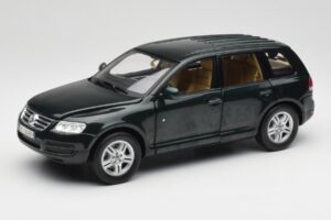 Volkswagen Touareg V10 TDI Canyon Green Bburago 1:18 34911-V1 Kovina